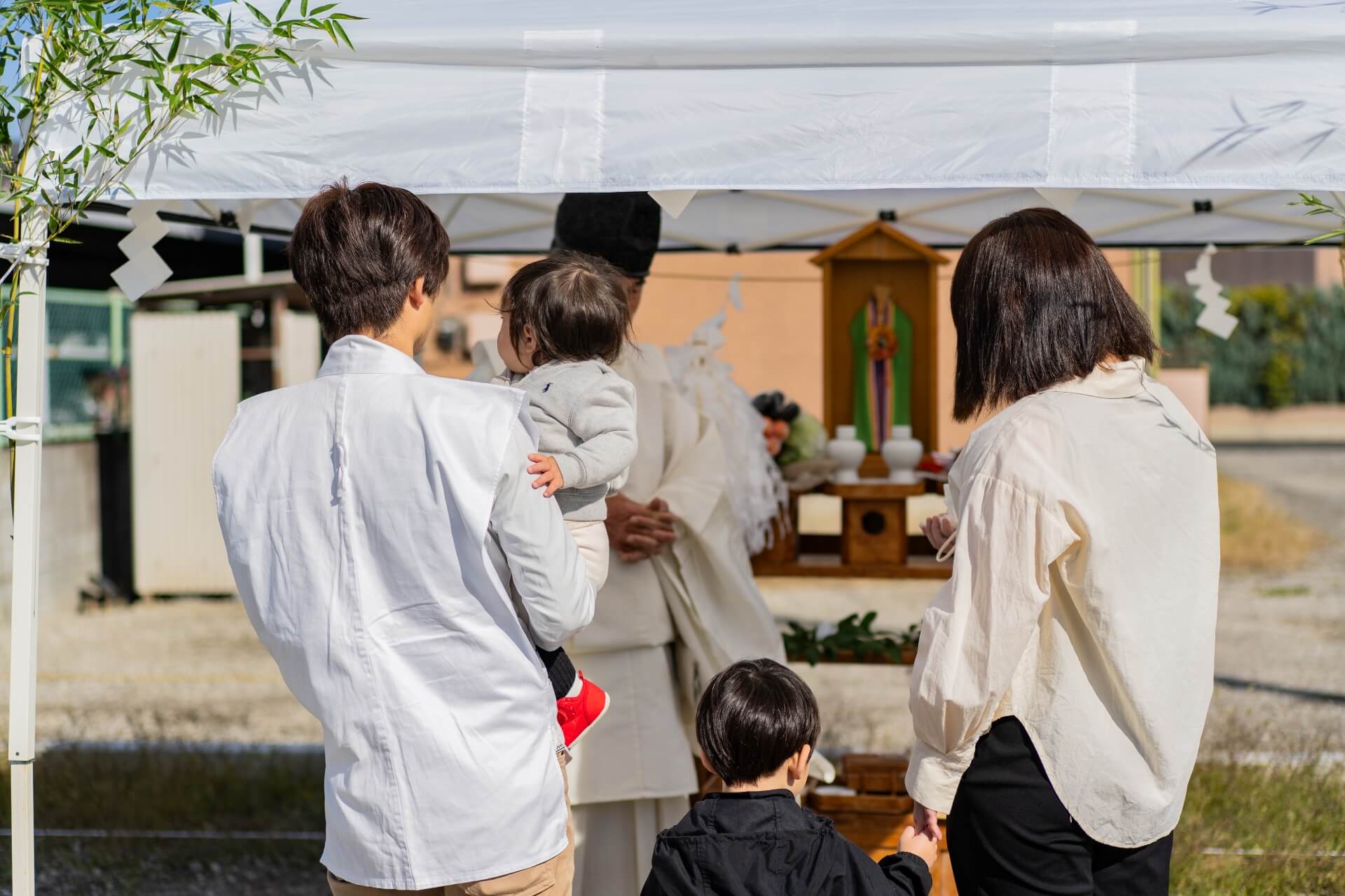 山梨県甲府市蓬沢の建築現場。地鎮祭の様子。