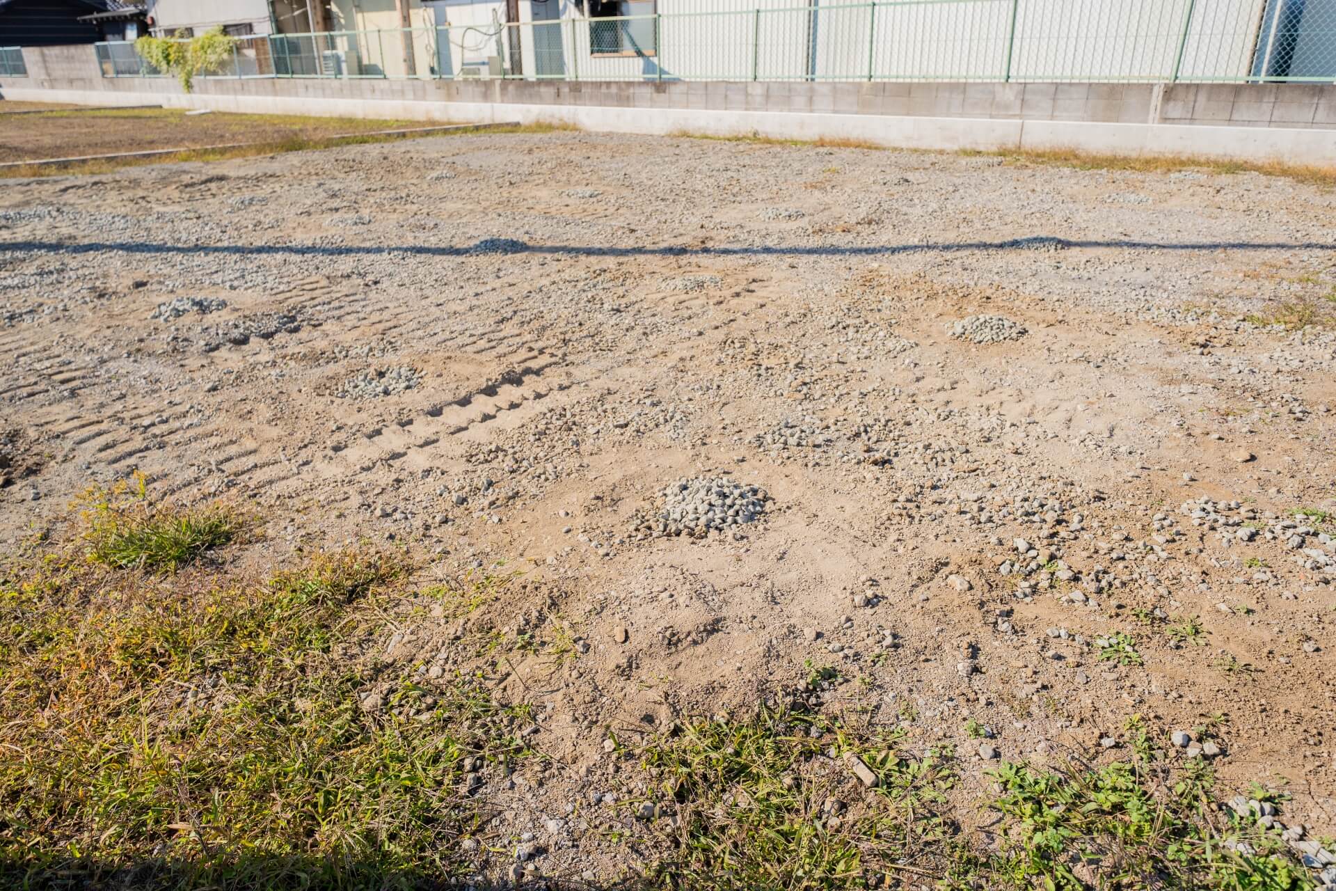 山梨県甲府市蓬沢の建築現場の地盤改良後の敷地の様子。