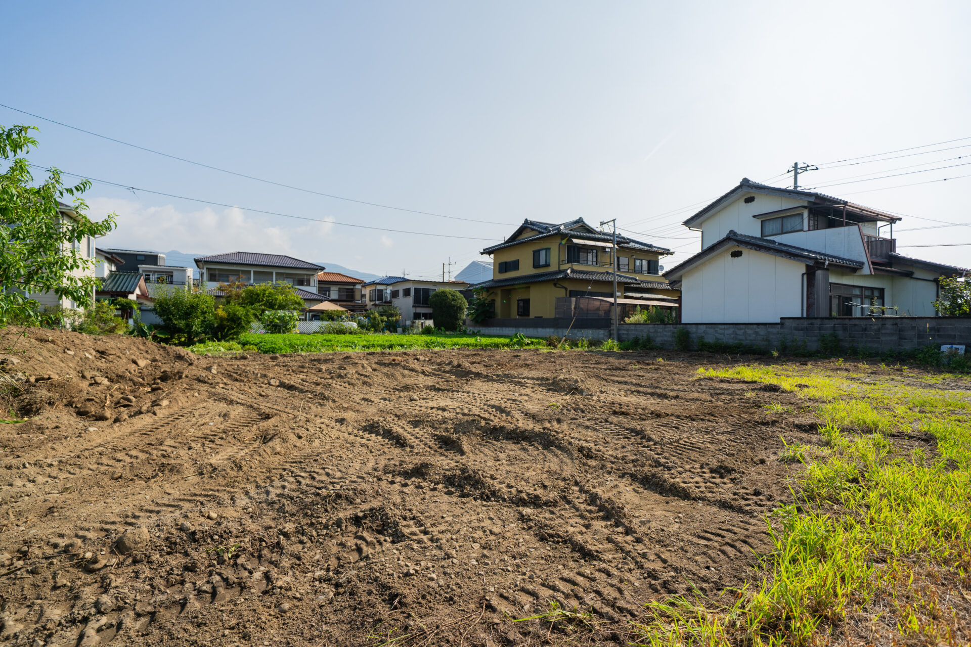 笛吹市石和町東高橋の新築工事。着工前の現場。